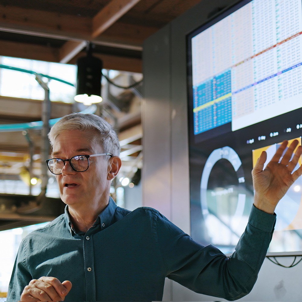 Who says Luxoft sets the gold standard for Temenos services?